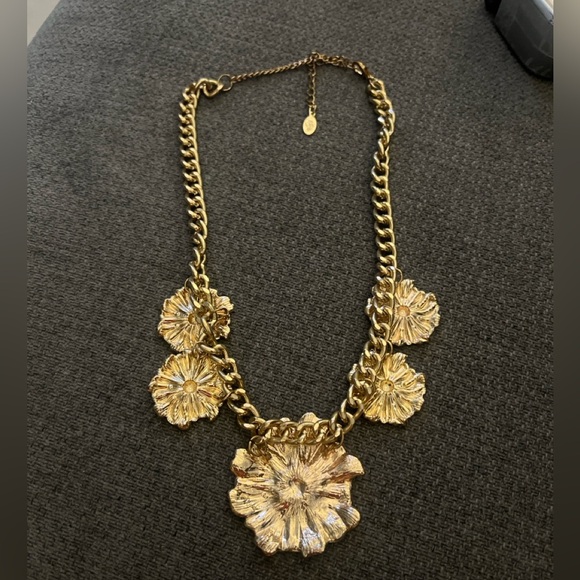 🛍️ Yellow gold floral chain adjustable choker costume jewelry necklace - Picture 4 of 7